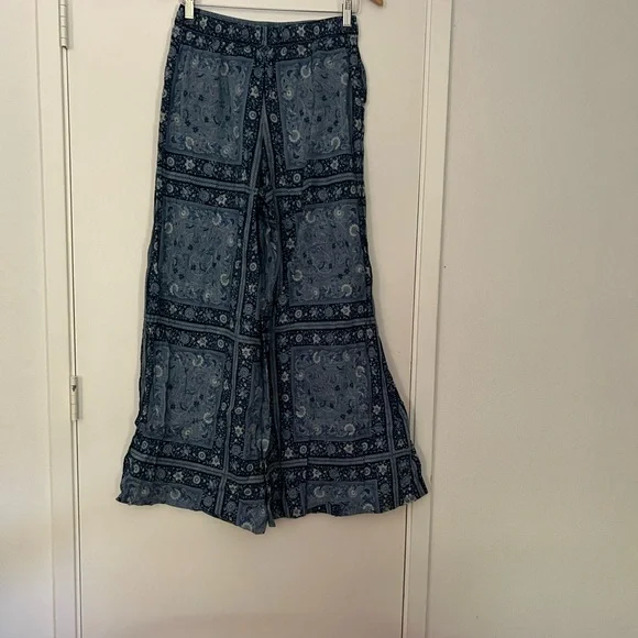 Spell Navy Floral Pants - Picture 2 of 3